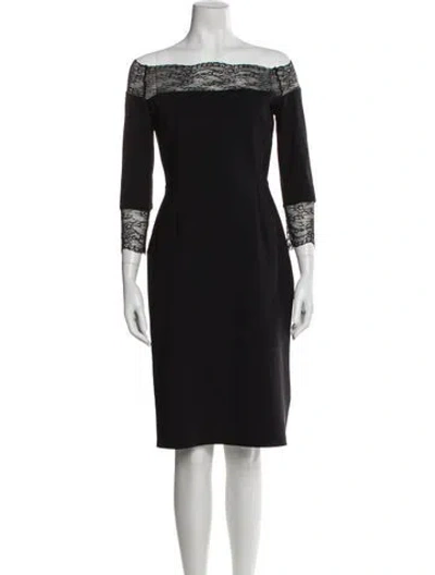 Pre-owned Chiara Boni Off-the-shoulder Knee-length Dress In Black