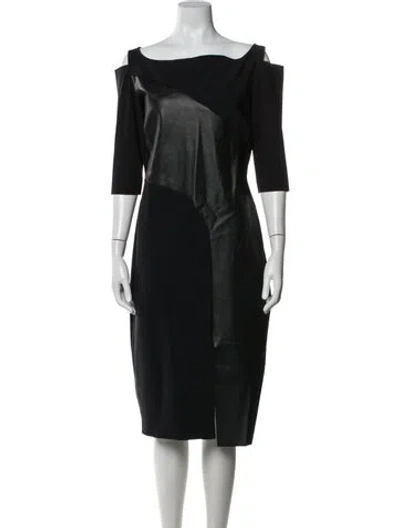 Pre-owned Chiara Boni Off-the-shoulder Knee-length Dress In Black
