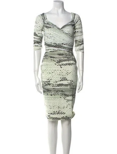 Pre-owned Chiara Boni Printed Knee-length Dress In Green