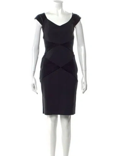 Pre-owned Chiara Boni Velvet Knee-length Dress In Black