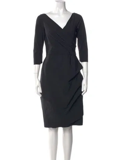 Pre-owned Chiara Boni V-neck Knee-length Dress In Black