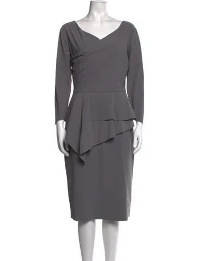 Pre-owned Chiara Boni V-neck Knee-length Dress In Grey