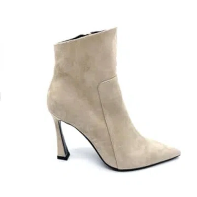 Chiara Carrino 'etosha' Stone Ankle Boot In White