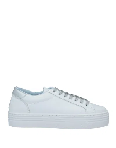 Chiara Ferragni Sneakers In White