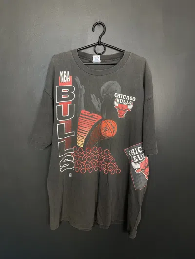 Pre-owned Chicago Bulls X Nba Vintage Nba Chicago Bulls T-shirt In Faded Black