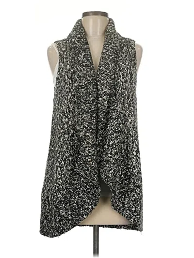 Pre-owned Chico's Sleeveless Blouse In Gray