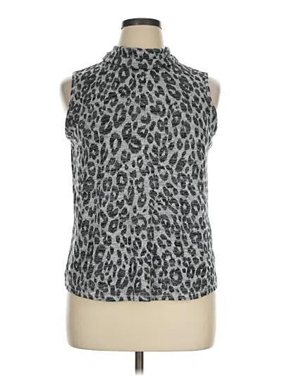 Pre-owned Chico's Sleeveless Blouse In Gray