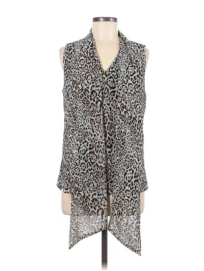 Pre-owned Chico's Sleeveless Blouse In Silver