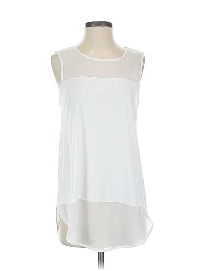 Pre-owned Chico's Sleeveless Blouse In White