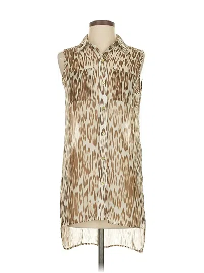 Pre-owned Chico's Sleeveless Blouse In White