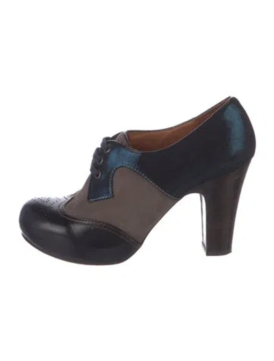 Pre-owned Chie Mihara Leather Colorblock Pattern Pumps In Neutral