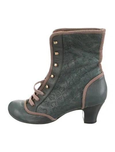 Pre-owned Chie Mihara Leather Lace-up Boots In Green