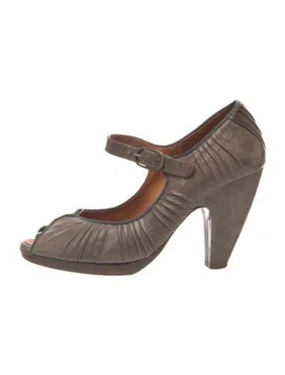 Pre-owned Chie Mihara Leather Pumps In Brown