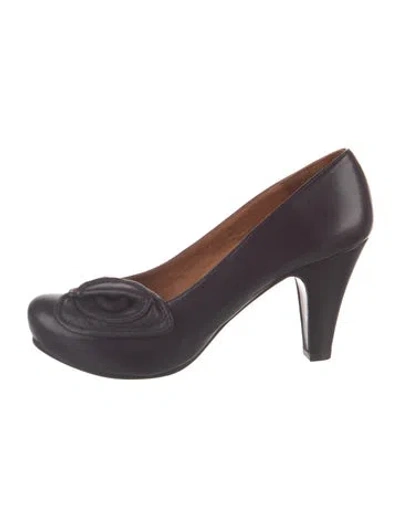 Pre-owned Chie Mihara Leather Pumps In Purple