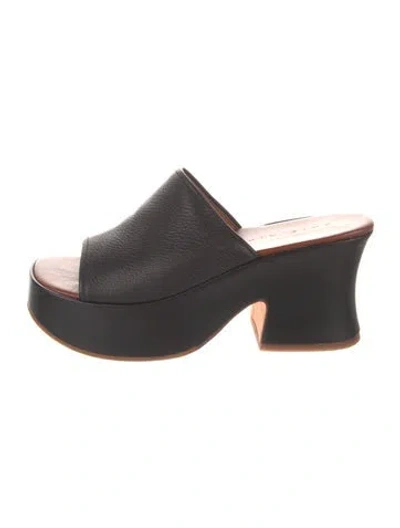 Pre-owned Chie Mihara Leather Slides In Black