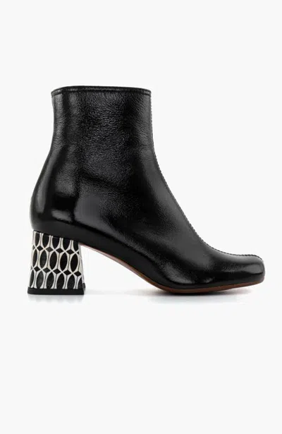 Chie Mihara Muki49 Patent Leather Geometric Print Ankle Boots In Black