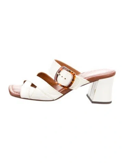 Pre-owned Chie Mihara Patent Leather Slides In White