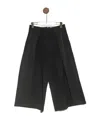 Chie Mihara Pleated Zipper Shorts In Black