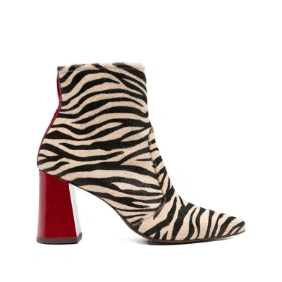 Chie Mihara Shoes In Black