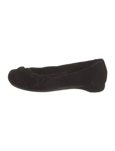 Pre-owned Chie Mihara Suede Flats In Black
