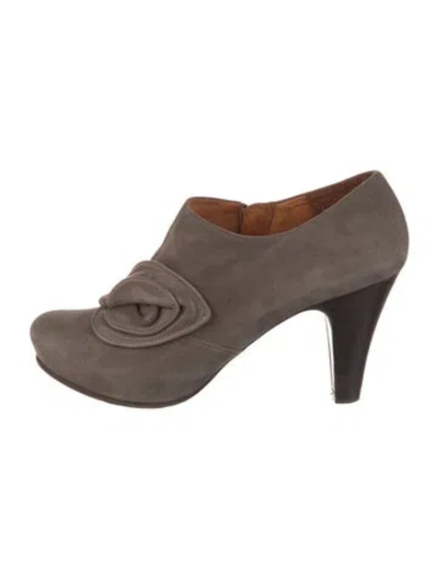 Pre-owned Chie Mihara Suede Leather Trim Embellishment Pumps In Gray