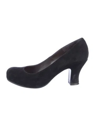 Pre-owned Chie Mihara Suede Pumps In Black