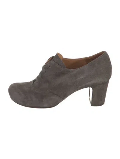 Pre-owned Chie Mihara Suede Pumps In Grey