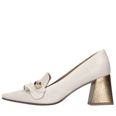 Chie Mihara With Heel In White