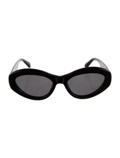 Pre-owned Chimi Cat-eye Tinted Sunglasses In Black