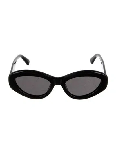 Pre-owned Chimi Cat-eye Tinted Sunglasses In Black