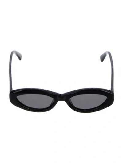 Pre-owned Chimi Cat-eye Tinted Sunglasses In Black