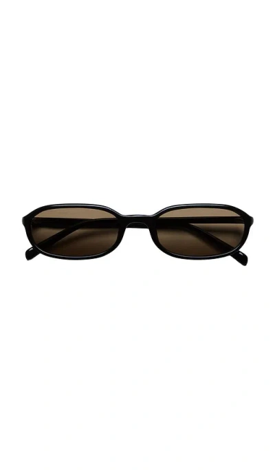 Chimi Edith Sunglasses In Black