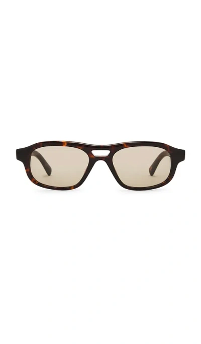 Chimi Eli Sunglasses In Brown