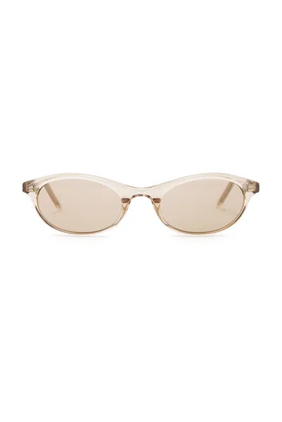 Chimi Jean Sunglasses In Soft Ecru