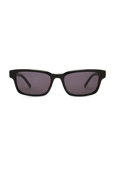 Chimi Kasi Sunglasses In Black