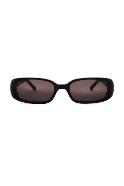Chimi Lhr Sunglasses In Solid Black