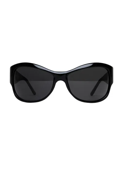 Chimi Lilah Sunglasses In Black