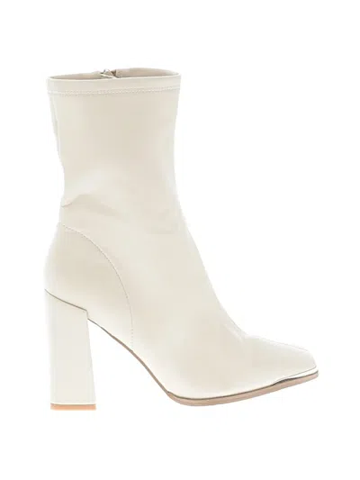 Pre-owned Chinese Laundry Ankle Boots In Ivory