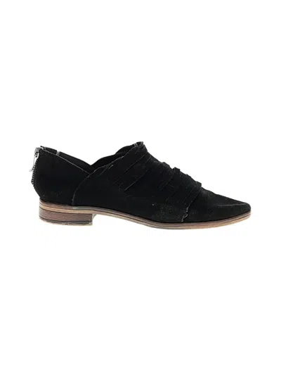Pre-owned Chinese Laundry Flats In Black