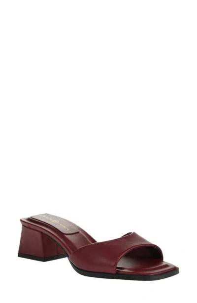 Chinese Laundry Liinda Slide Sandal In Wine