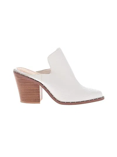 Pre-owned Chinese Laundry Mule/clog In White