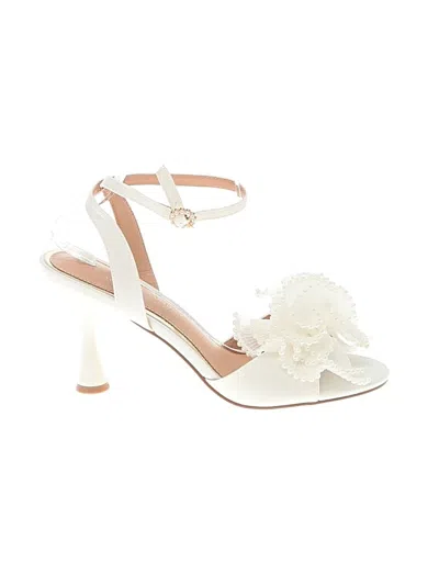 Pre-owned Chinese Laundry Sandals In White