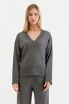 Chinti & Parker V Neck Wool Cashmere Slouchy Lightweight Sweater In Gray