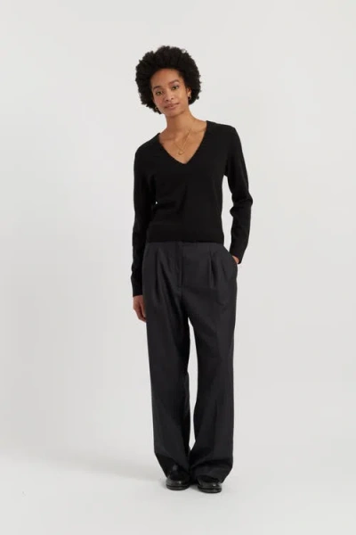Chinti & Parker Wool-cashmere V-neck Sweater In Black