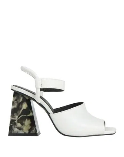 Chio Woman Sandals White Size 7 Soft Leather