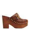 Chloé Jeannette Wedge Clogs In Brown