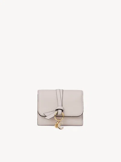 Chloé Portefeuille Compact À Trois Volets Alphabet Femme Gris Taille Onesize 100% Cuir De Veau In Grey