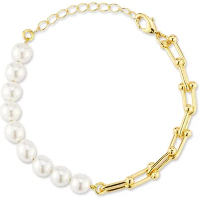 Chloe & Madison Chloe And Madison 8mm Cultured Pearl & Stirrup Link Bracelet In Gold