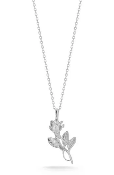 Chloe & Madison Chloe And Madison Rose Pendant Necklace In Silver