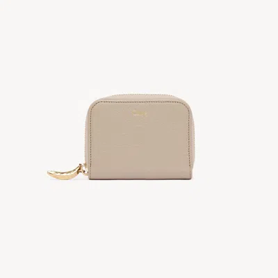 Chloé Banana Zipped Coin Purse In Grained Leather Brown Size Onesize 100% Calf-skin Leather In Neutral